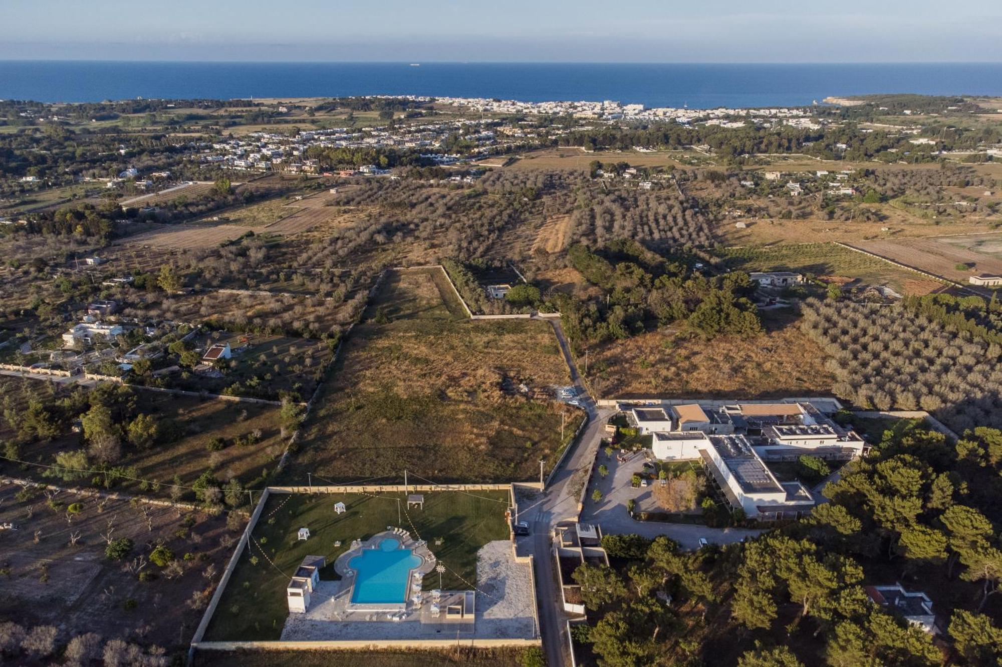 Hotel Masseria Rauccio Torre dell'Orso Esterno foto